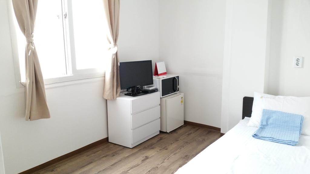 סיאול 24 Guesthouse Sinchon Hongdae מראה חיצוני תמונה