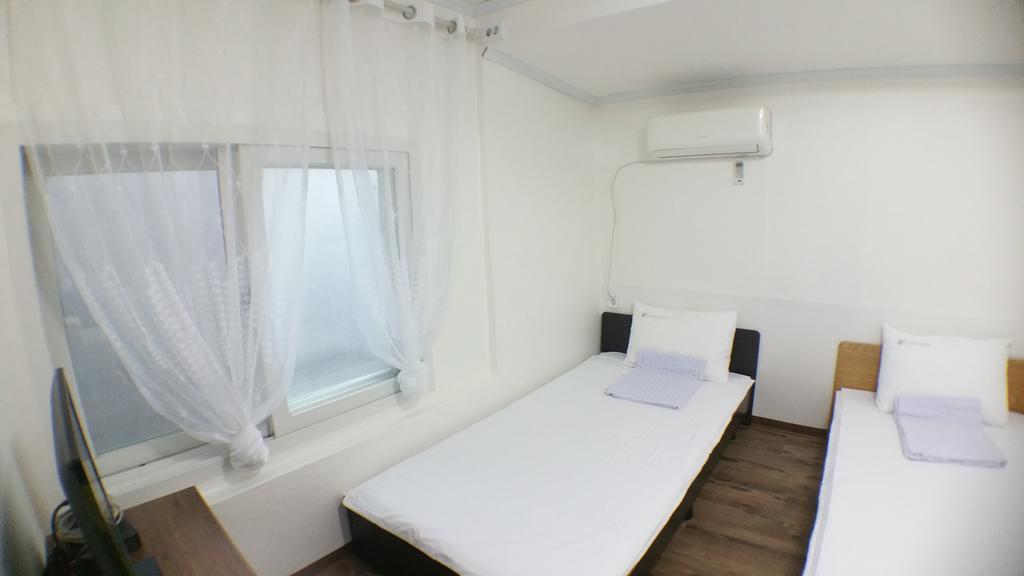 סיאול 24 Guesthouse Sinchon Hongdae מראה חיצוני תמונה