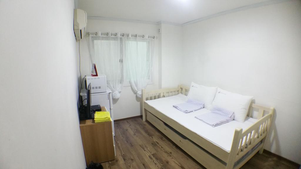 סיאול 24 Guesthouse Sinchon Hongdae מראה חיצוני תמונה