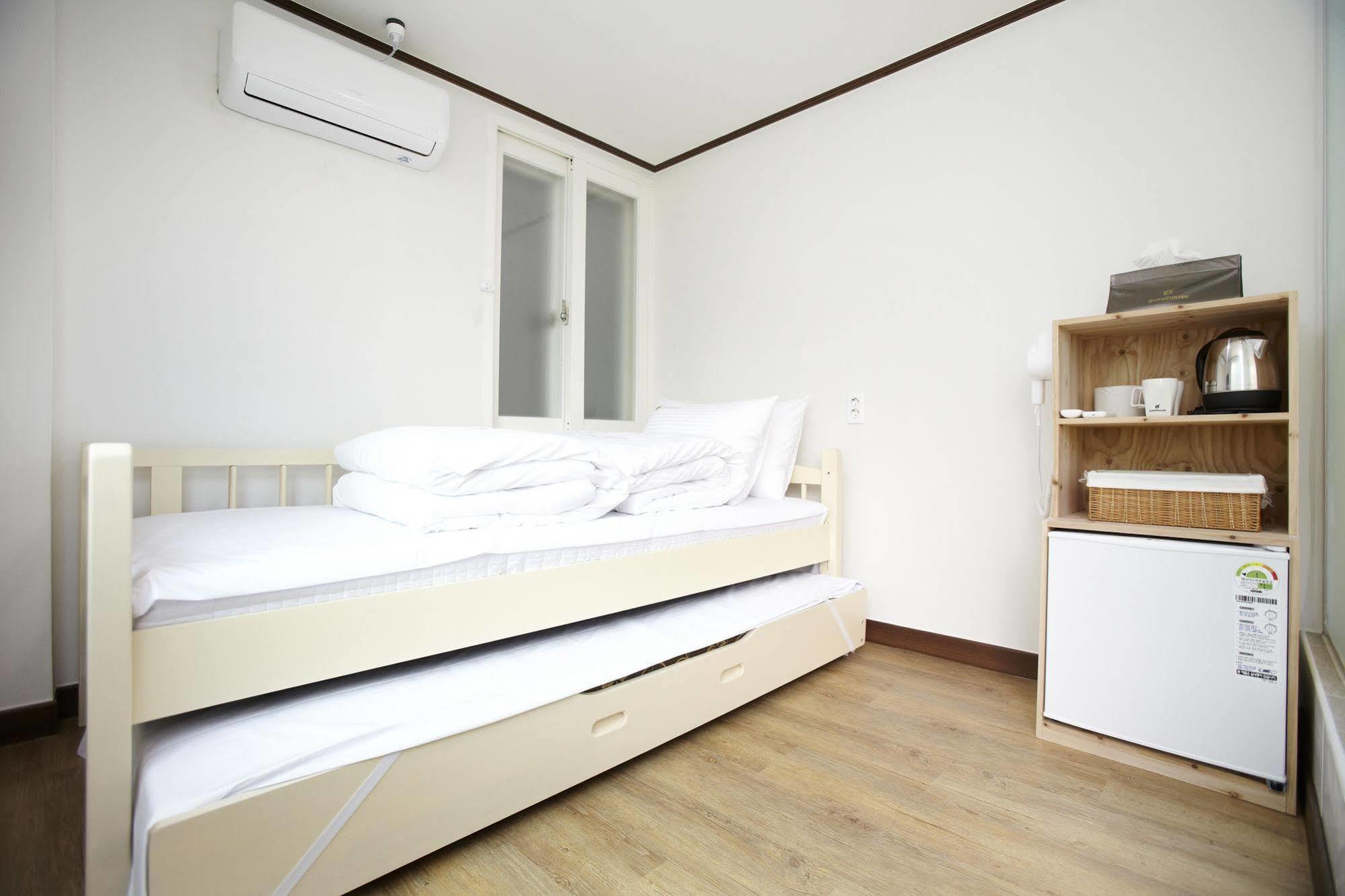 סיאול 24 Guesthouse Sinchon Hongdae מראה חיצוני תמונה